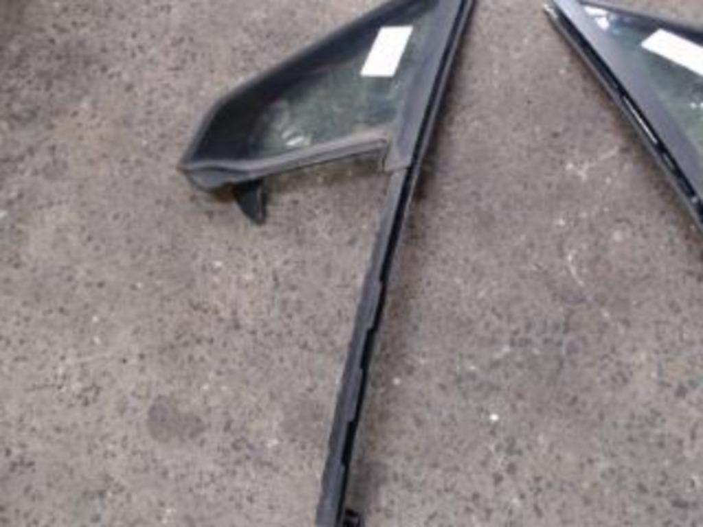 Deflecteur gauche Peugeot 208 2012-2015 LP/14247, Enlèvement, Utilisé, Peugeot