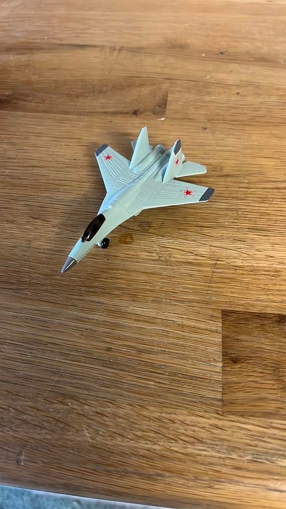 Model vlieger J-16, Enlèvement ou Envoi, Comme neuf