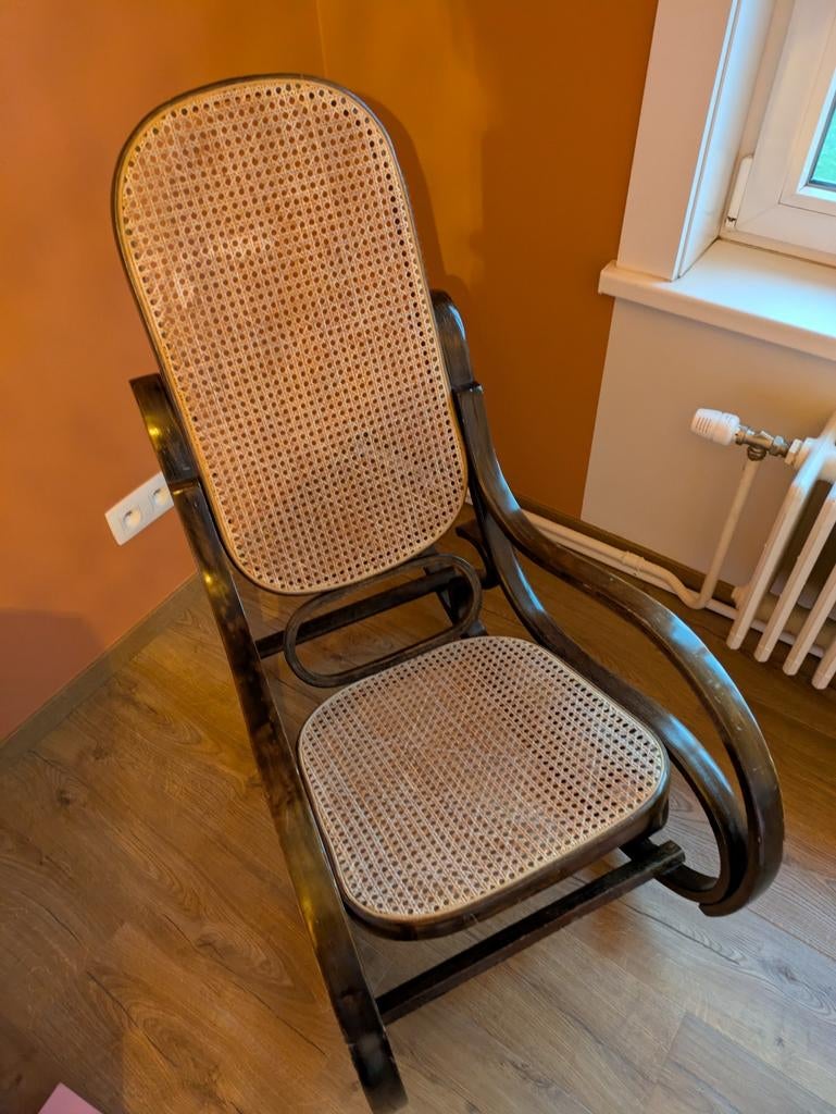 Rotan schommelstoel, Ophalen