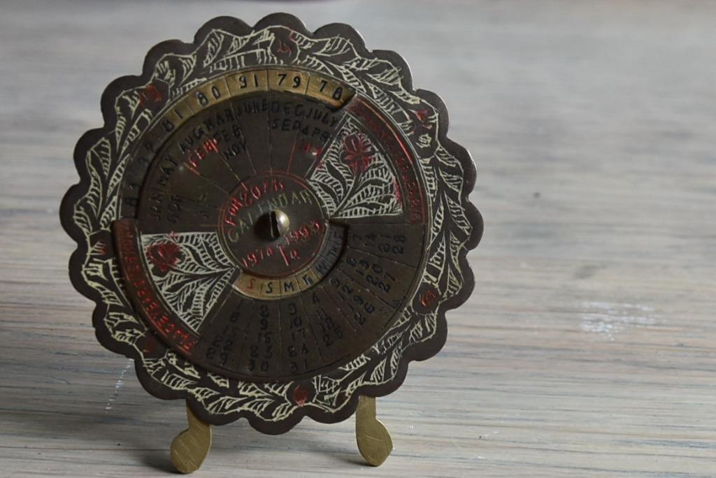 ancien calendrier mécanique calendrier, Envoi