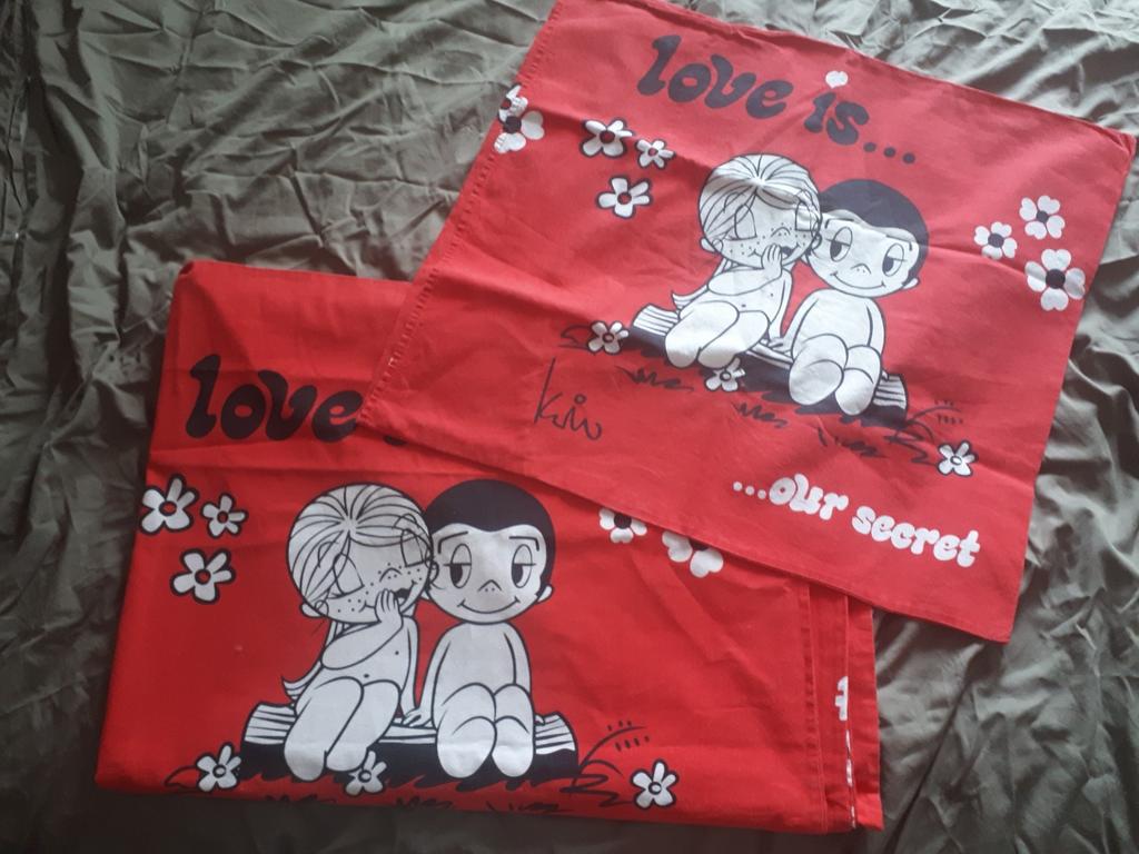 Love is... couvre-lit+taie d'oreiller pour 1 personne, Rouge, Enlèvement ou Envoi, Housse de couette, Une personne