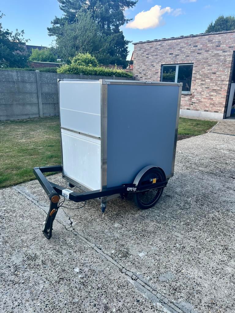 Aanhangwagen met BicyLift systeem, Enlèvement, Comme neuf