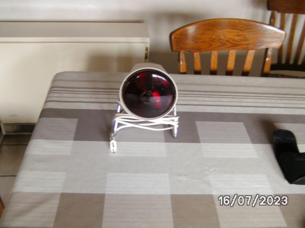 Een infra rood lamp, Enlèvement ou Envoi, Neuf, Autres types
