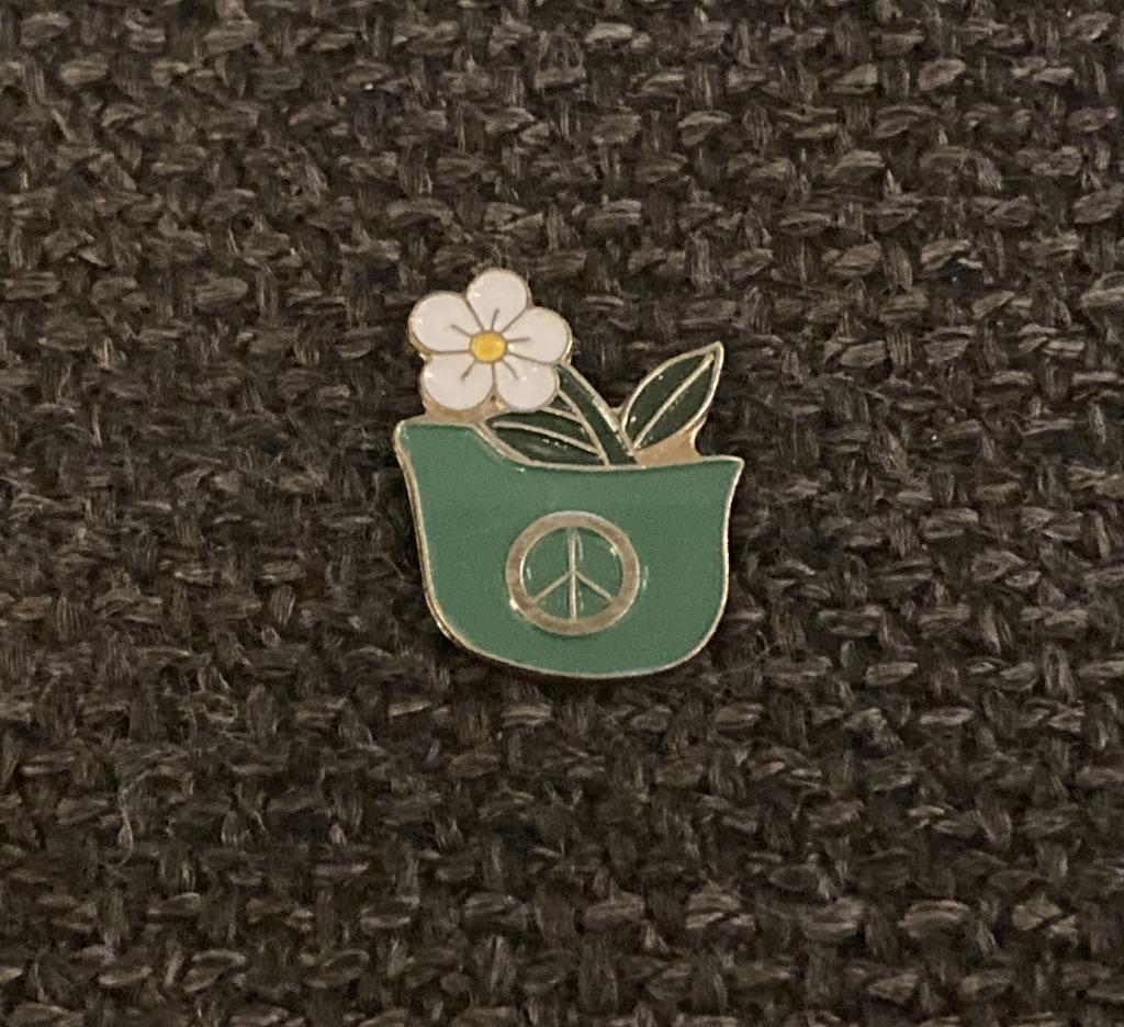 PIN - FLOWER POWER - FLEUR - BLOEM, Envoi, Utilisé, Animal et Nature, Insigne ou Pin's