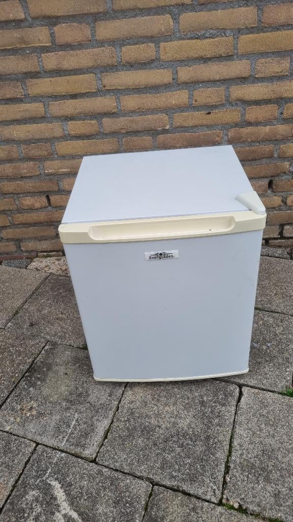 Mini koelkast. Ideaal voor camper, camping, studenten., Sans bac à congélation, Moins de 45 cm, Enlèvement, Utilisé