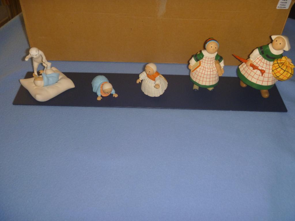 Collecties: Becassine's jeugd, Verzamelen, Beelden en Beeldjes, Zo goed als nieuw, Overige typen, Ophalen