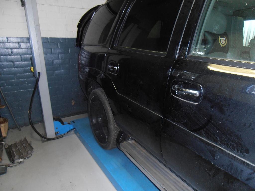 cadillac escalade 6.0   2004, Enlèvement, Utilisé, Cadillac