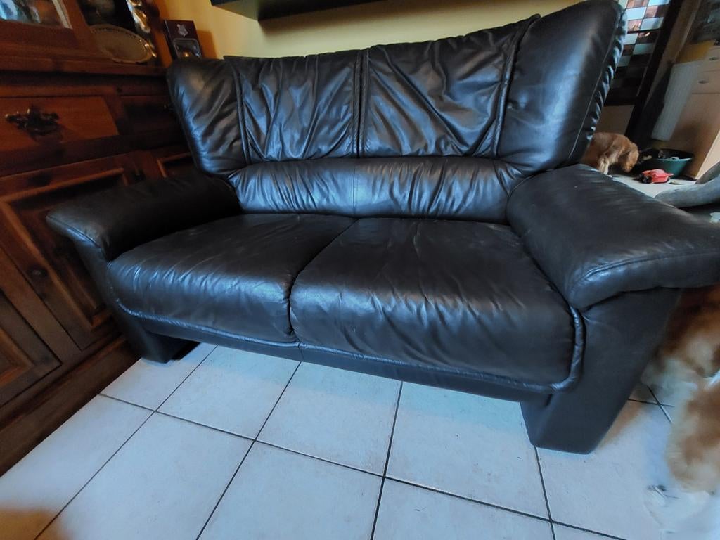 Mooie donkerbruine lederen tweezit. 0486 215927, Ophalen