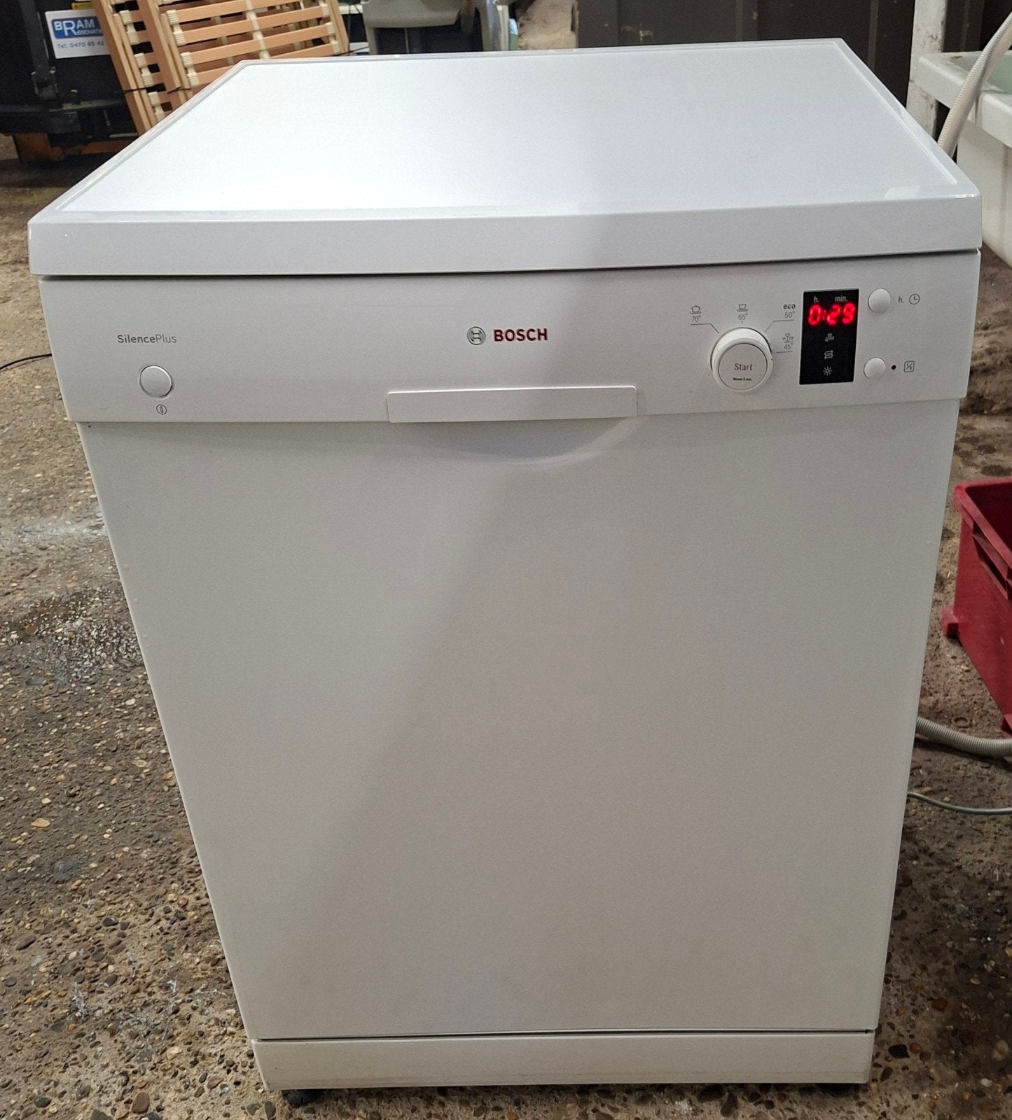 Vaatwasser Bosch SilencePlus, Ophalen, Minder dan 10 liter, Zo goed als nieuw, 85 tot 90 cm