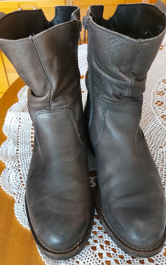 Botines cuir marque Cellini point.39, Vêtements | Femmes, Gris, Enlèvement ou Envoi, Cellini, Boots et Botinnes