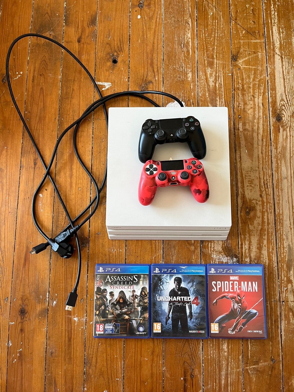 Playstation 4 pro, Games en Spelcomputers, Spelcomputers | Sony PlayStation 4, Ophalen, Met games, Met 2 controllers, Zo goed als nieuw