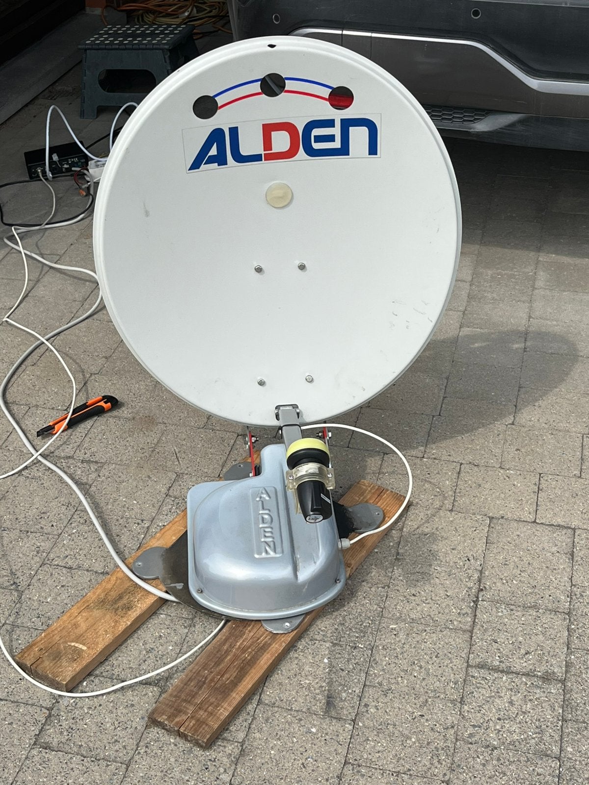 Automatische schotelantenne, Ophalen, Gebruikt