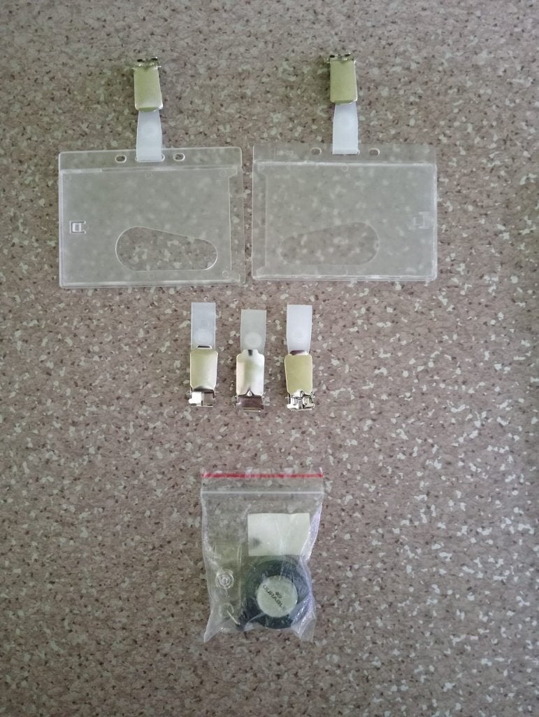 Set van 2 badgehouders + 4 nieuwe clips, Ophalen of Verzenden, Nieuw