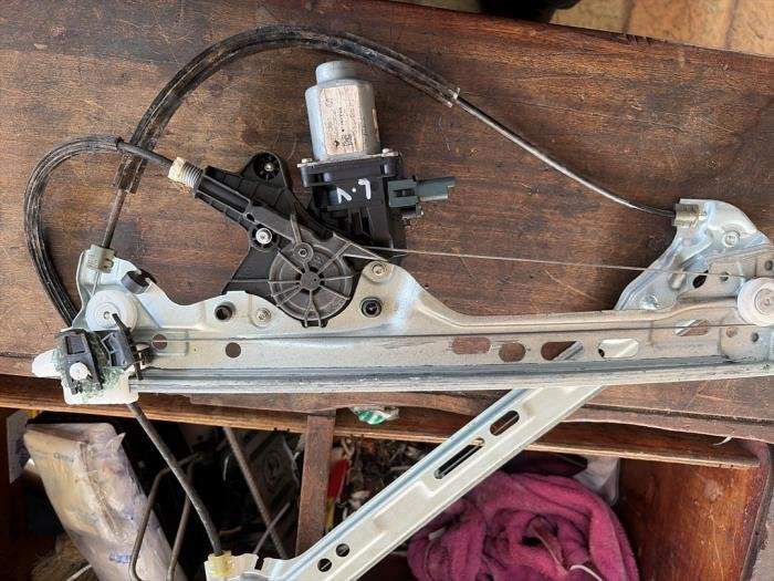 Mécanique vitre 4portes avant gauche d'un Renault Megane, Autos : Pièces & Accessoires, Renault, -, 3 mois de garantie, Utilisé