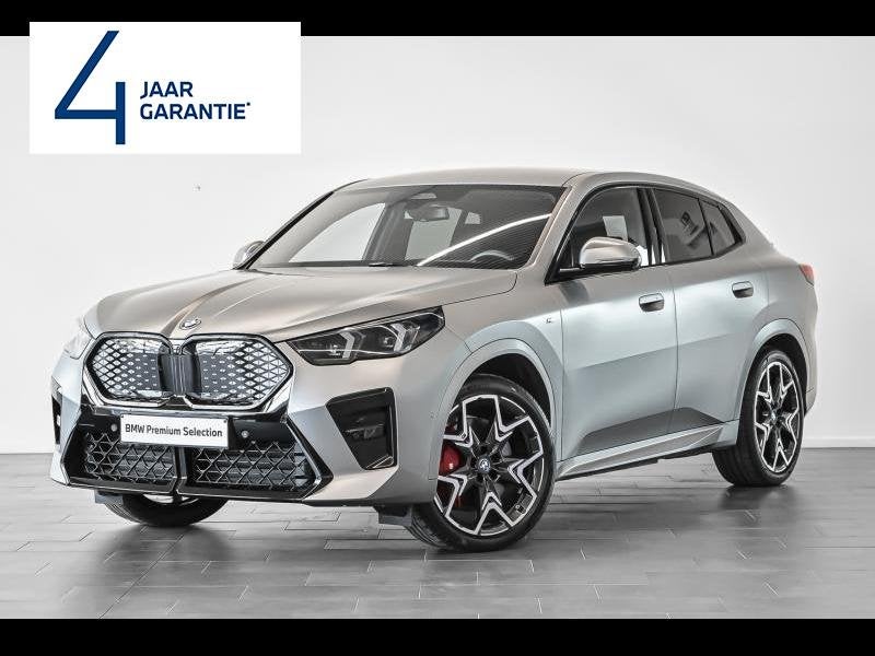 BMW iX2 xDrive30/M-Sport Pro/Frozen Pure Grey, Autos, BMW, Entreprise, X2, Phares directionnels, Airbags, Alarme, Rétroviseurs électriques