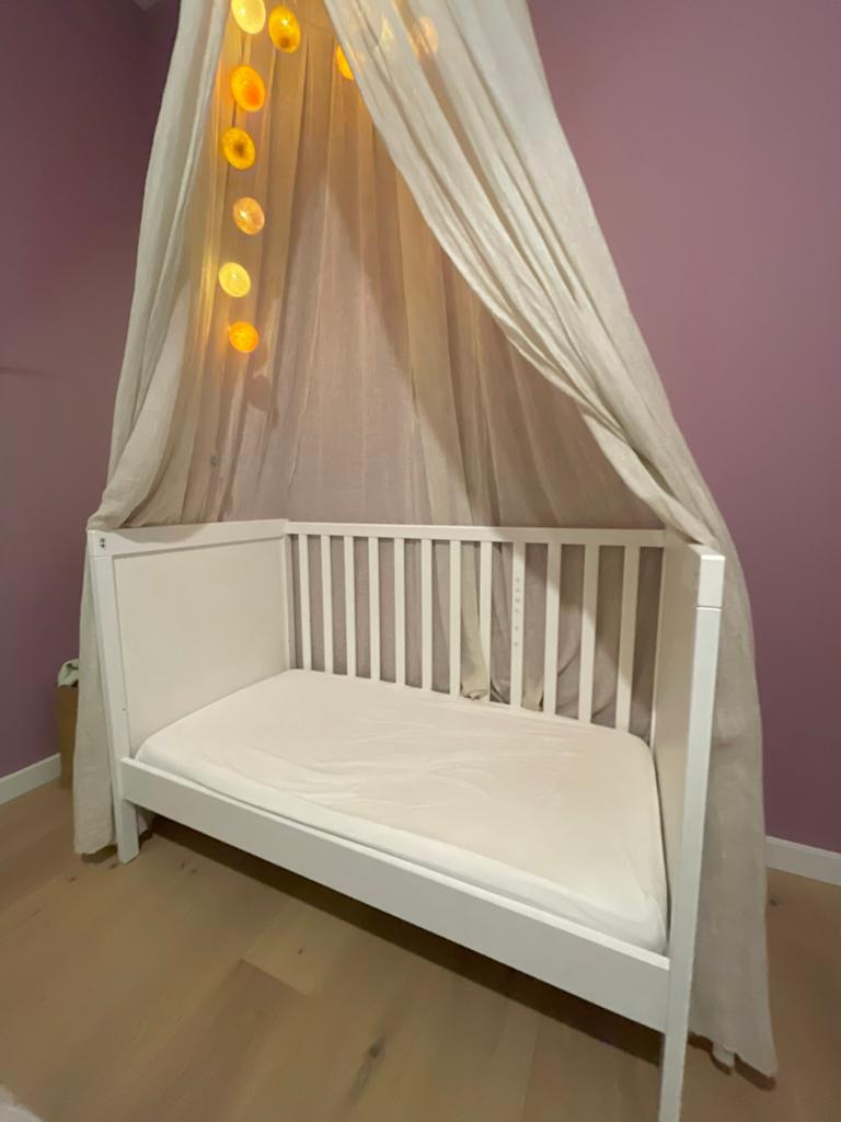 Kinder bedje ikea, Ophalen, Zo goed als nieuw, Matras