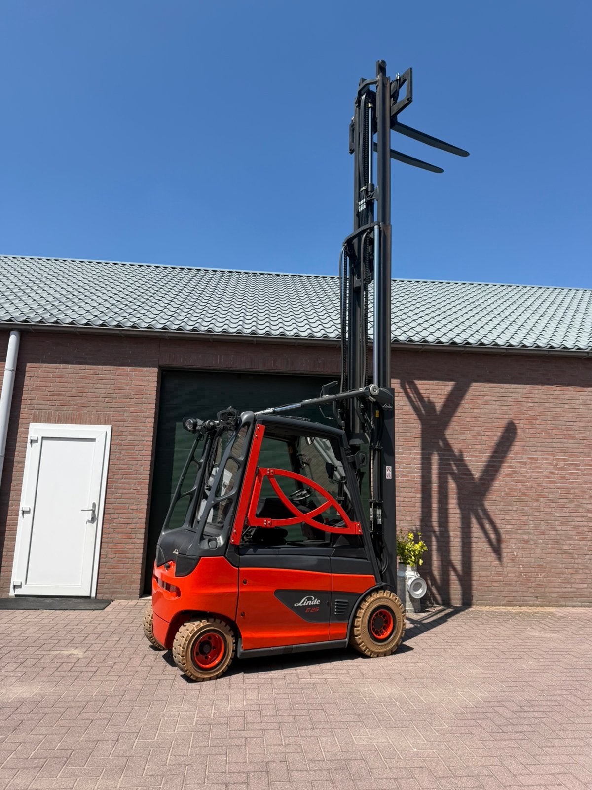Linde E25 2500kg triplo 3600 uur! Elektrische heftruck, Zakelijke goederen, Machines en Bouw | Heftrucks en Intern transport, Heftruck