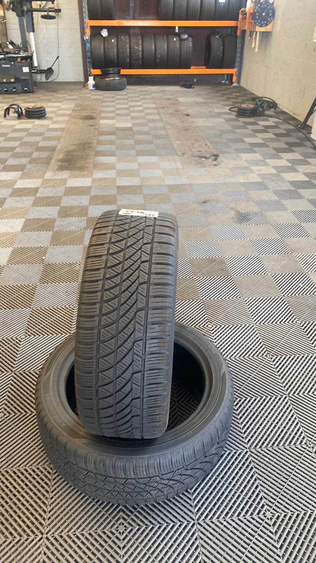 215/45/17-91v hankook all seasoen banden Per stuk 40 eur, Ophalen