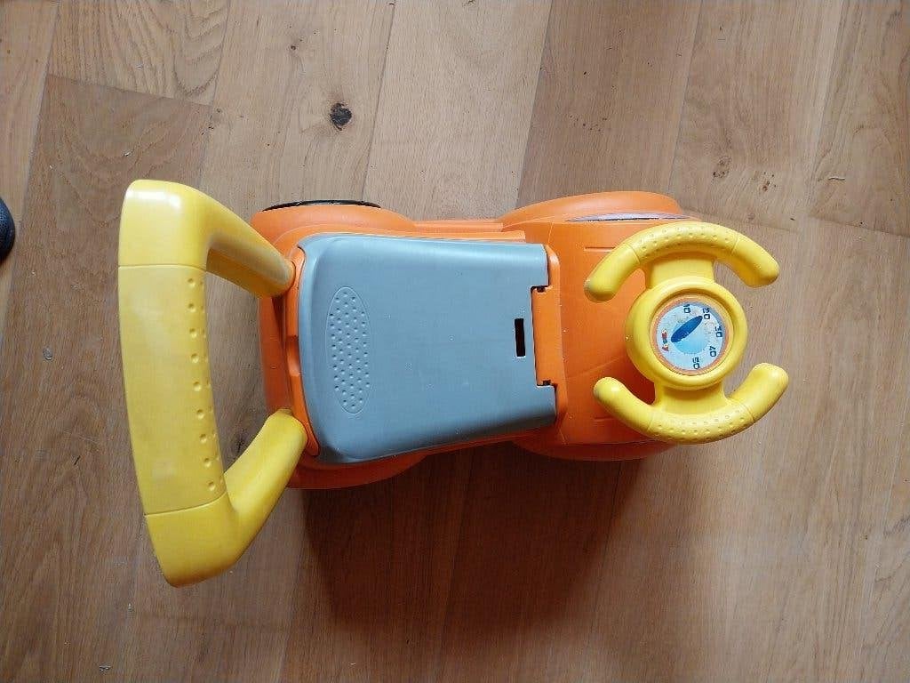 Trotteur camion avec petit rangement sous la selle, Kinderen en Baby's, Speelgoed |Speelgoedvoertuigen, Ophalen, Gebruikt