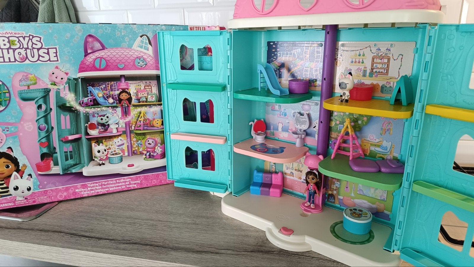 gabbys poppenhuis, Enlèvement, Maison de poupées