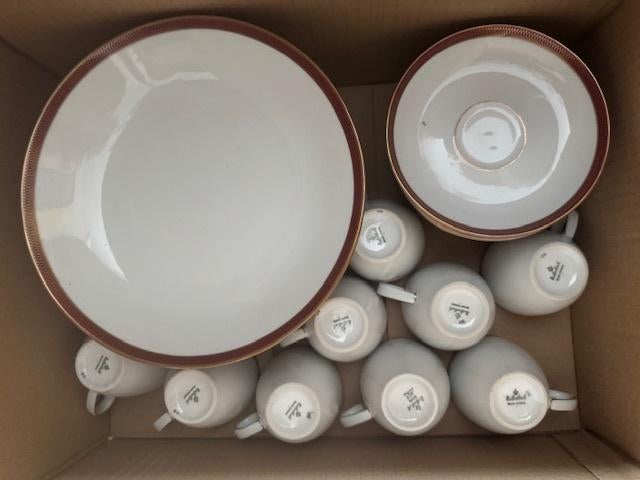 Porseleinen servies Eschenbach, Huis en Inrichting, Ophalen, Zo goed als nieuw, Porselein, Bord(en)
