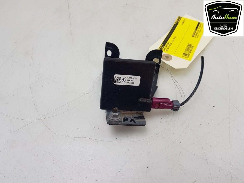 GPS ANTENNE Skoda Fabia IV (PJ3) (01-2021/-) (|5LA035497A|), Gebruikt, Skoda