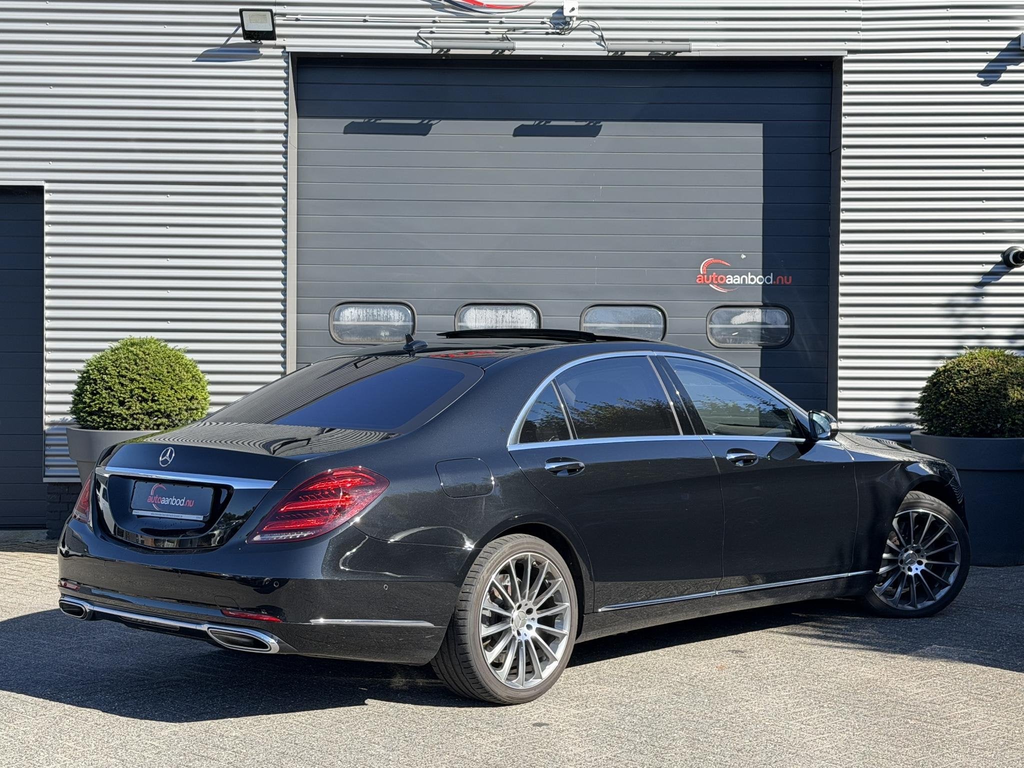 Mercedes-Benz S-klasse 560 4Matic Lang Premium Plus | Chauff, Auto's, Automaat, Gebruikt, Zwart, Leder