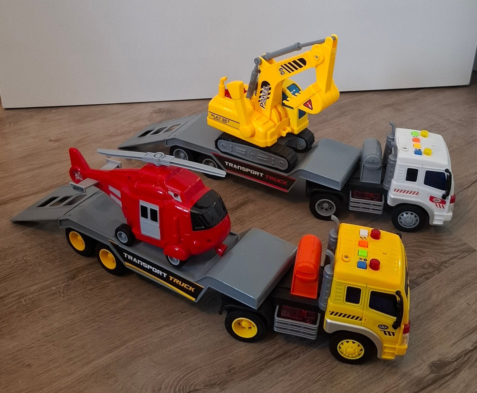 2 speelgoed vrachtwagens met oplegger, Kinderen en Baby's, Ophalen