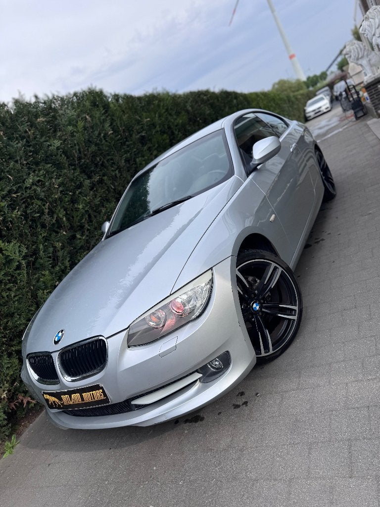 BMW 318I Coupé, Entreprise, Boîte manuelle, Noir, 5 portes