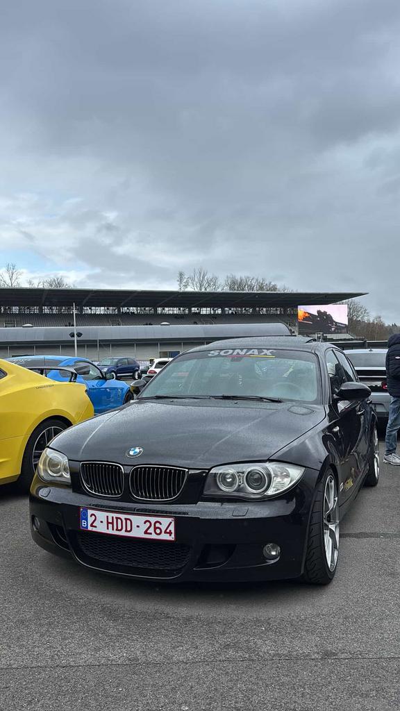 Bmw 130i 3l pack m, Autos, Cuir, Achat, Intérieur cuir, Jaune