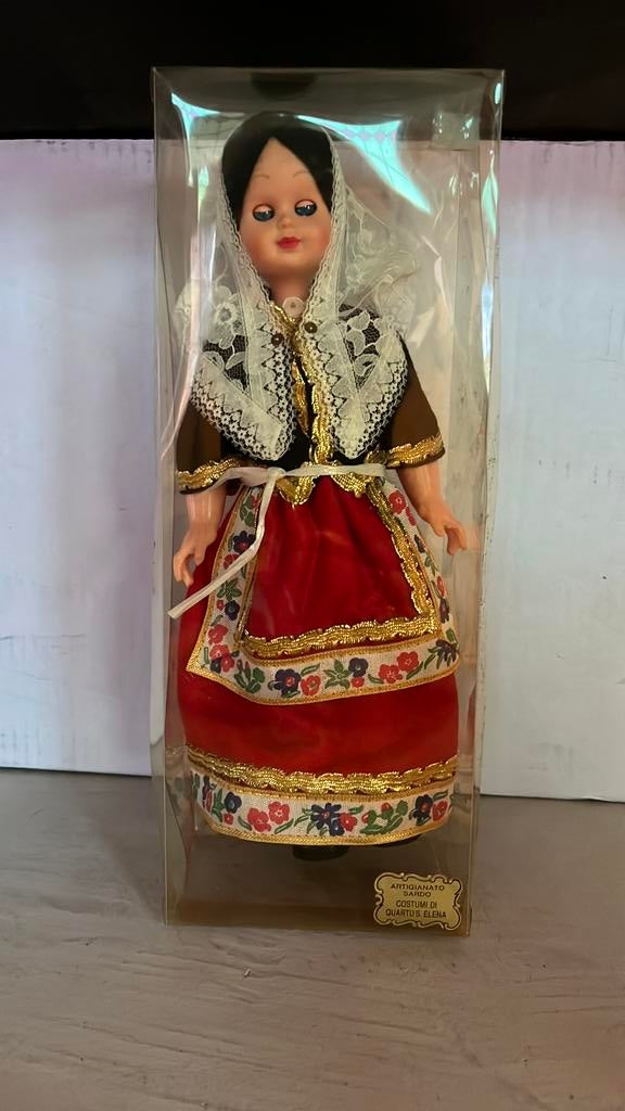 Popje Sardinië, Envoi, Comme neuf