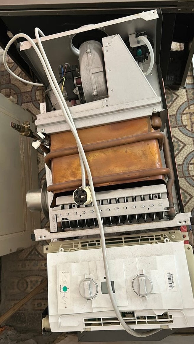 Lot Chauffe-eau Vaillant Ventouse + Kit Ubbink, Enlèvement