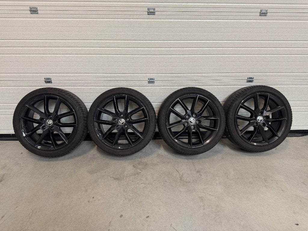 18" zomerbanden set Skoda Octavia, Ophalen, 18 inch, Gebruikt, Banden en Velgen