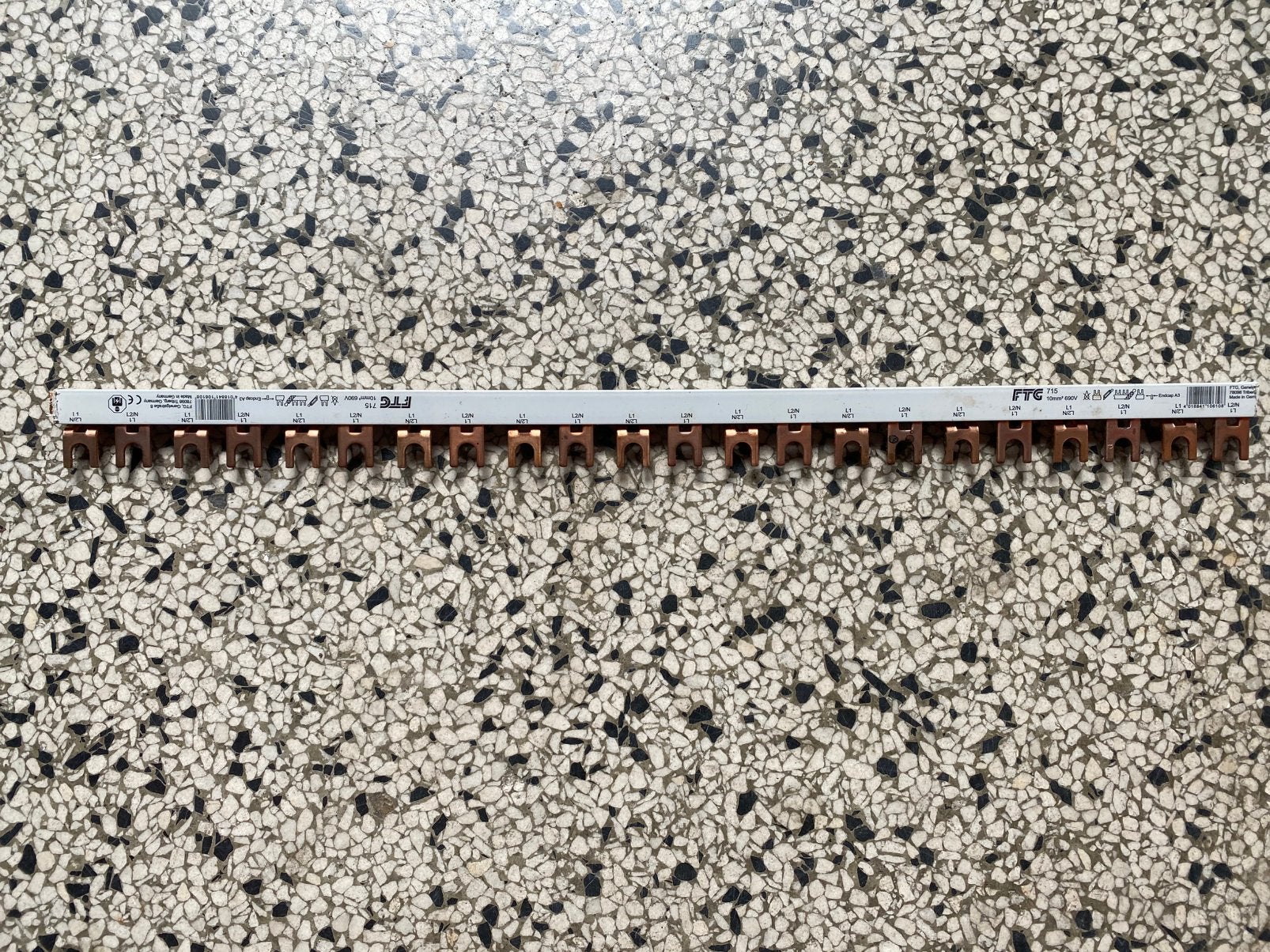 39cm Stroom rail, Bricolage & Construction, Électricité & Câbles, Enlèvement, Utilisé, Autres marques, Relais