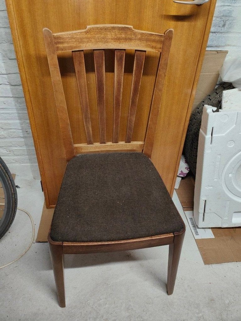 3 houten stoelen gratis af te halen, Huis en Inrichting, Ophalen, Hout, Gebruikt, Drie