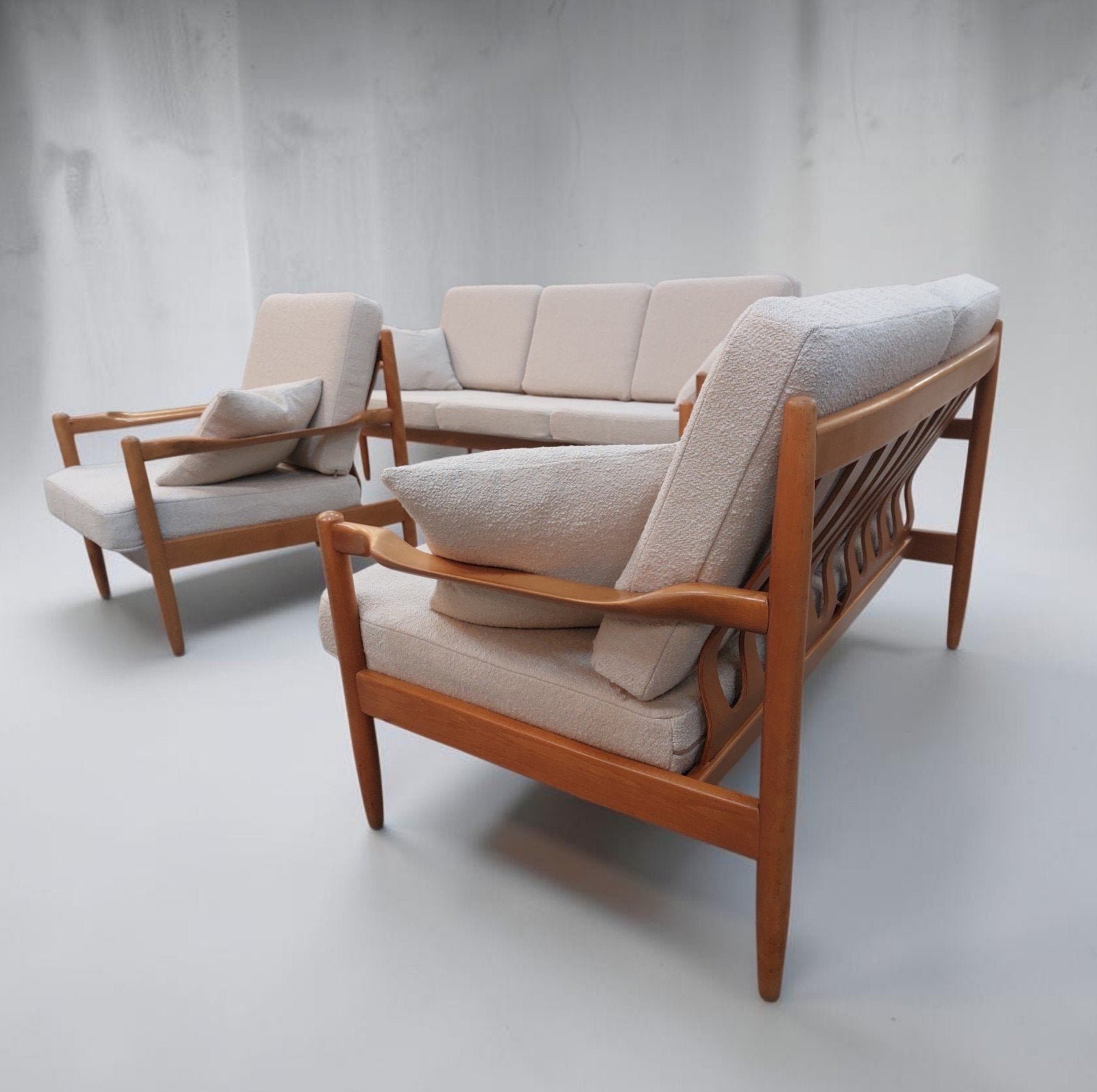 Ensemble de salon style scandinave des années 60 – retapissé, Ophalen, Hout, Zo goed als nieuw, Rechte bank