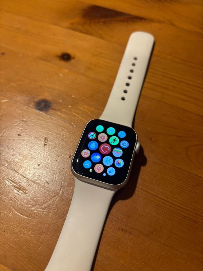 Apple Watch SE 2024 40mm, Ophalen, Zo goed als nieuw, IOS, APPLE