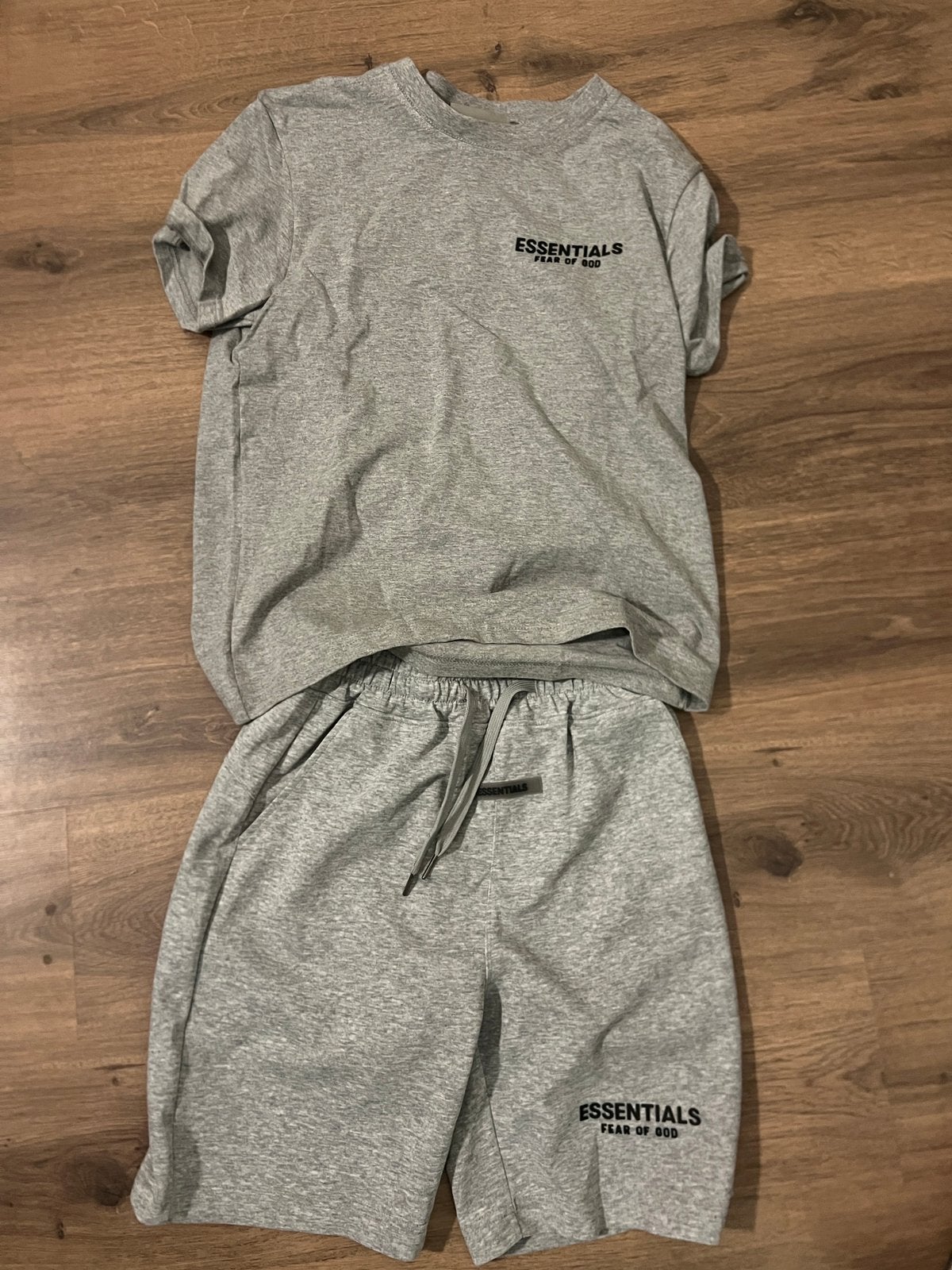 Brouillard gris Essentials fog taille S, Enlèvement ou Envoi, Comme neuf, Taille 46 (S) ou plus petite