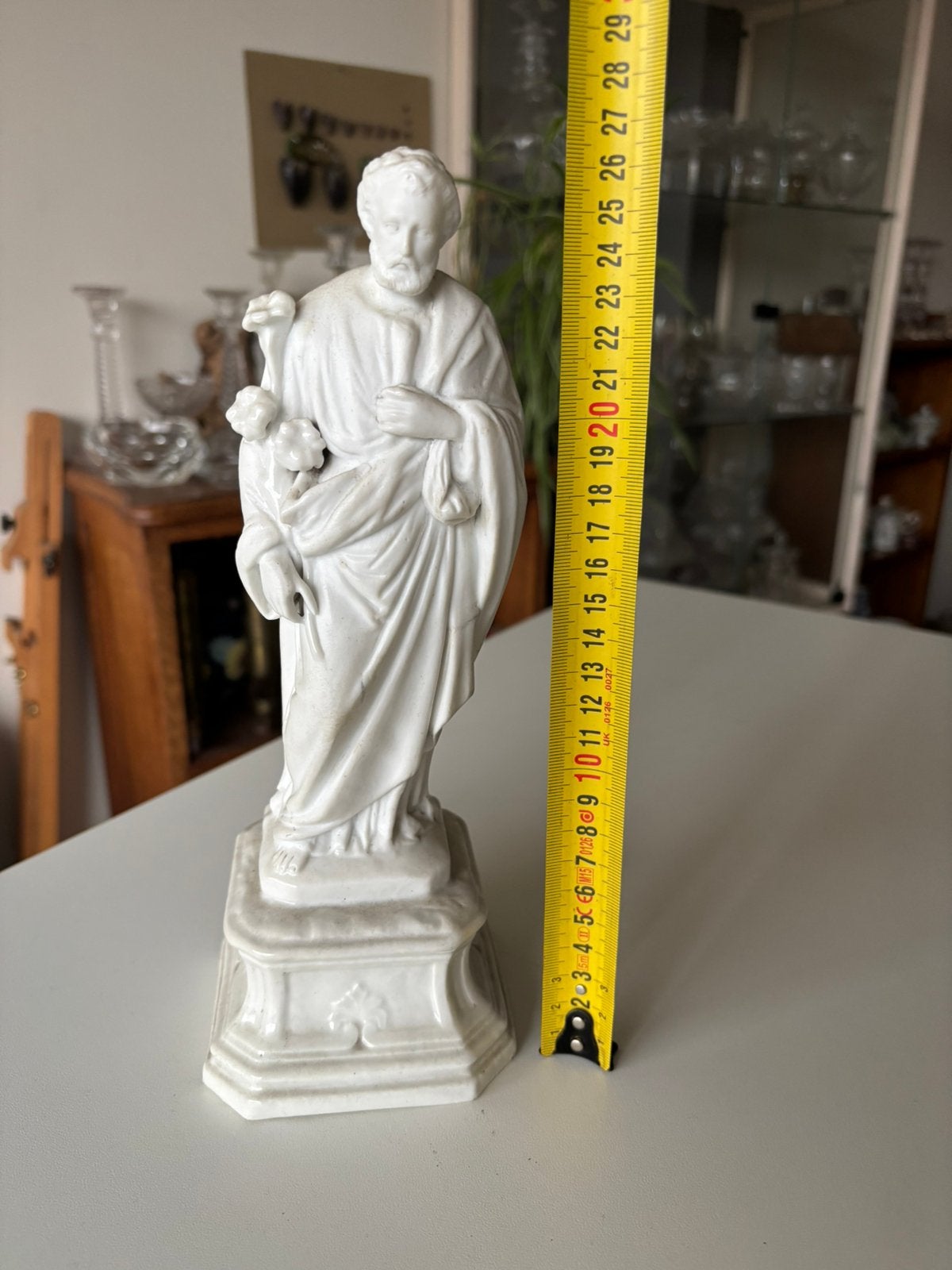 Grande statue de saint ancienne en porcelaine et biscuit., Enlèvement