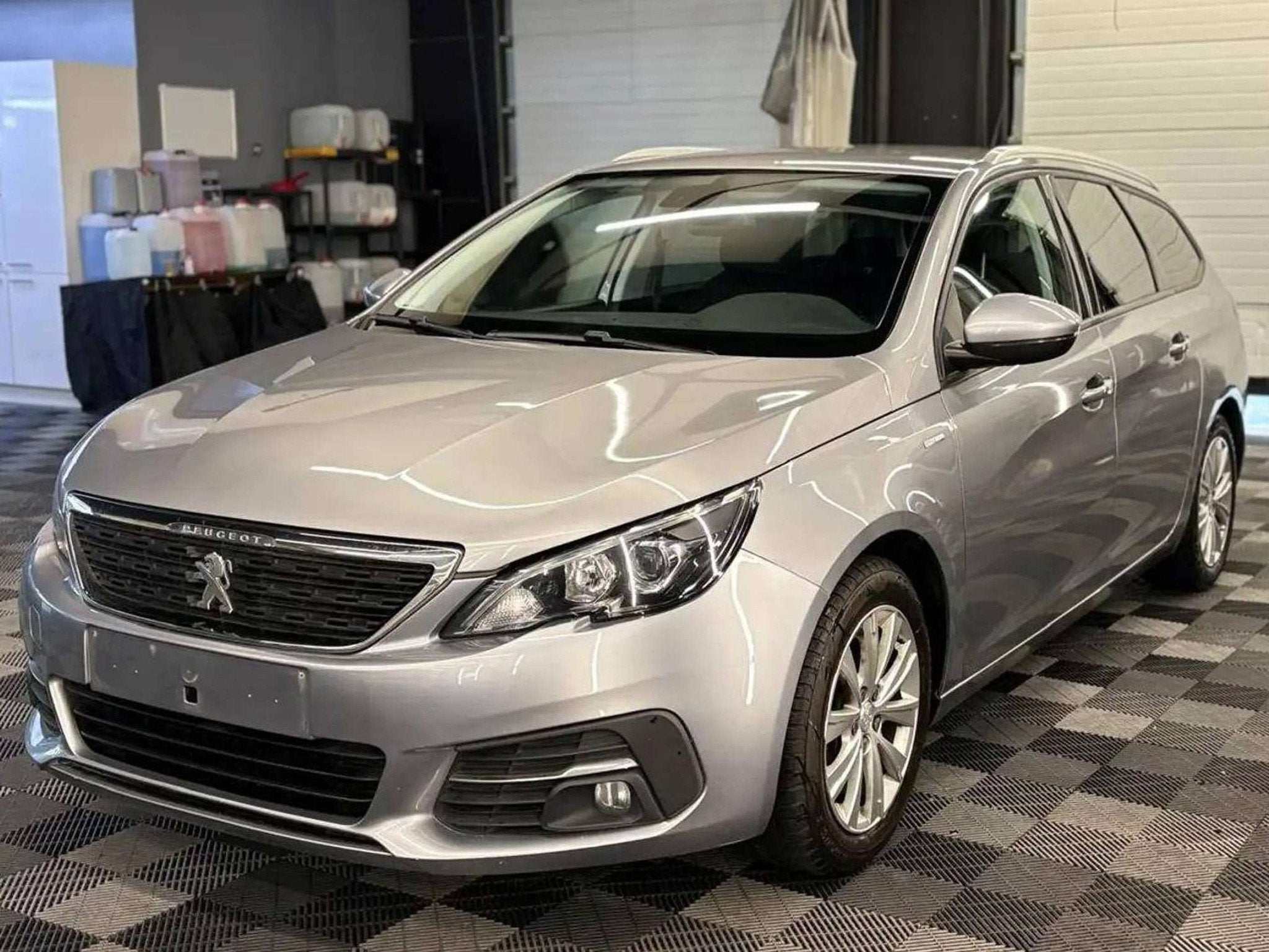 Peugeot 308 SW 1.2i PureTech bj. 2018 Euro 6, Autos, Argent ou Gris, Achat, Euro 6, Entreprise