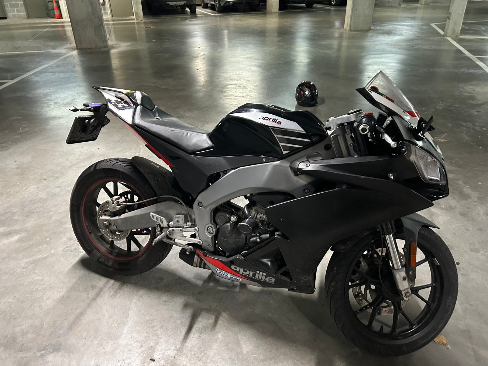 Aprillia RS4, Particulier