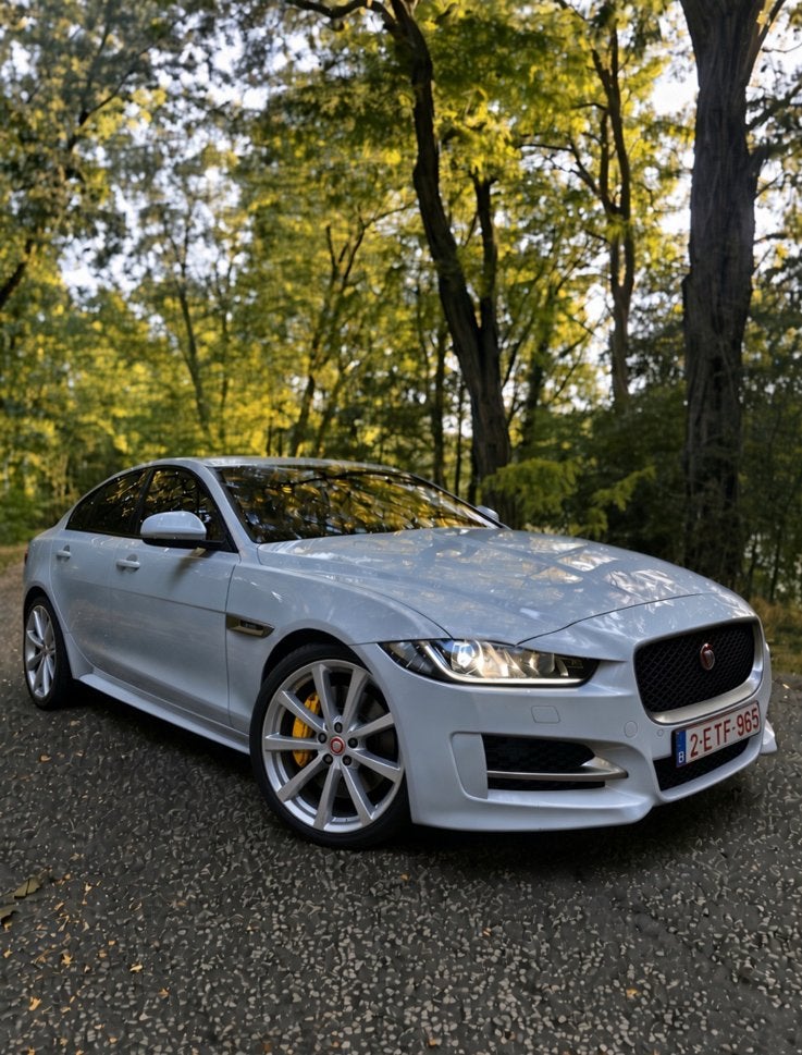 Jaguar XE R SPORT FULL!!, Auto's, Automaat, Achterwielaandrijving, Leder en Stof, Wit
