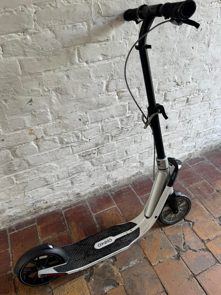 Trottinette OXELO TOWN 9 enfants ou adultes peu servi ., Enlèvement, Comme neuf