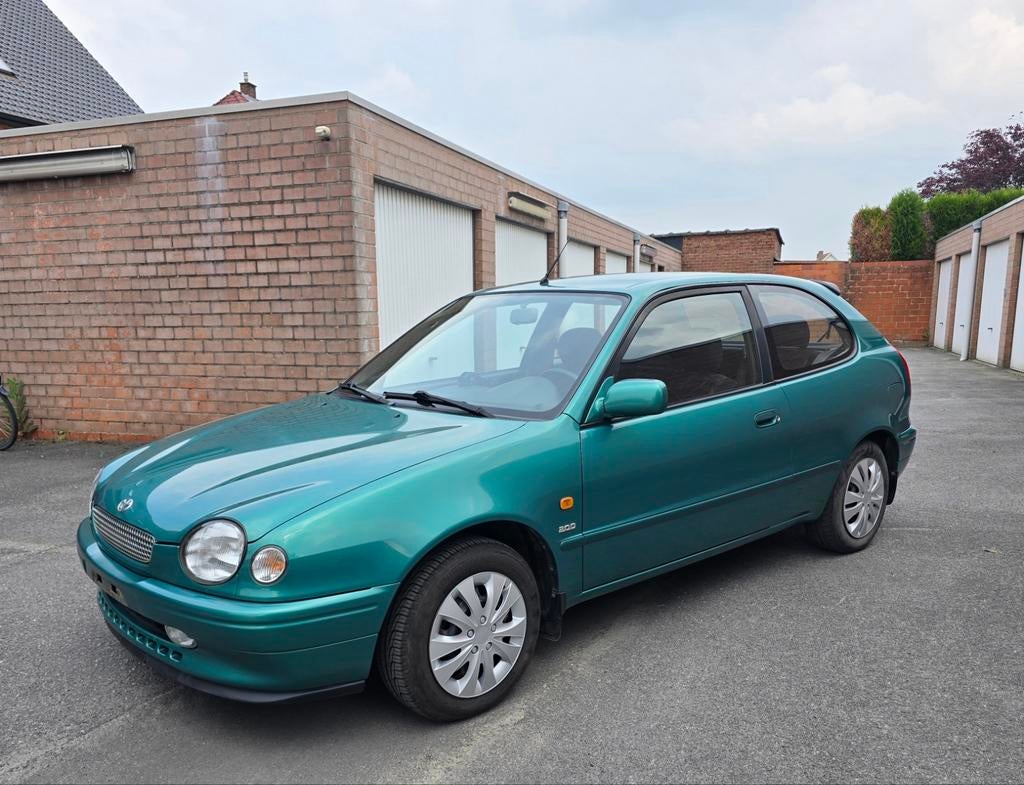 Toyota Corolla, Voorwielaandrijving, Stof, Elektrische ramen, Zwart