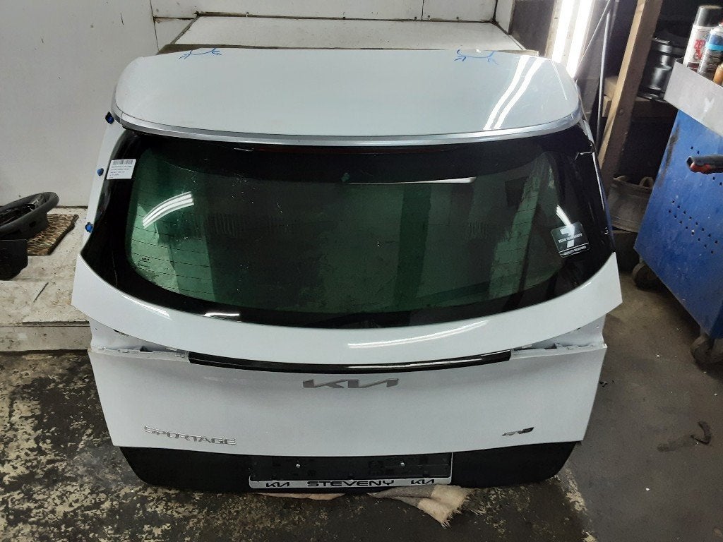 HAYON ARRIÈRE / MALLE Kia Sportage (NQ5E) (01-2021/-), Kia, Mevr. I. Hauben, Haillon arrière, Utilisé