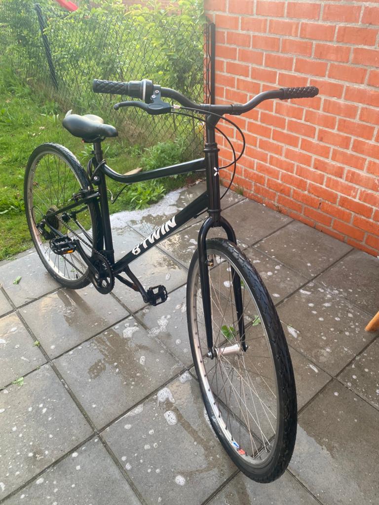 Vélo de montagne B'TWIN - roule bien - gonflez le pneu avant, Enlèvement, Utilisé