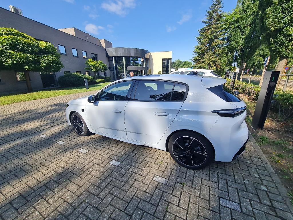 Autoleasing - Peugeot E 308 GT 5d Okenite wit, Auto's, Peugeot, Bedrijf, 360° camera, 4x4, ABS, Achteruitrijcamera, Adaptieve lichten
