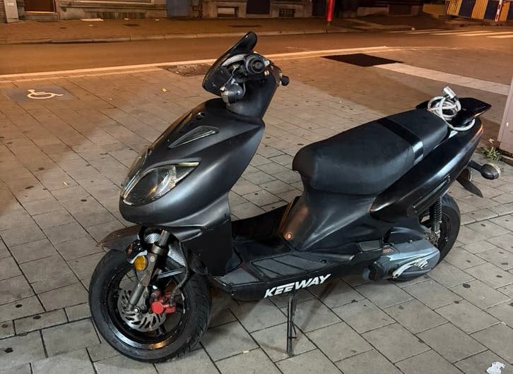 Scooter 2t keeway, Vélos & Vélomoteurs, Scooters | Yamaha, Enlèvement, Comme neuf