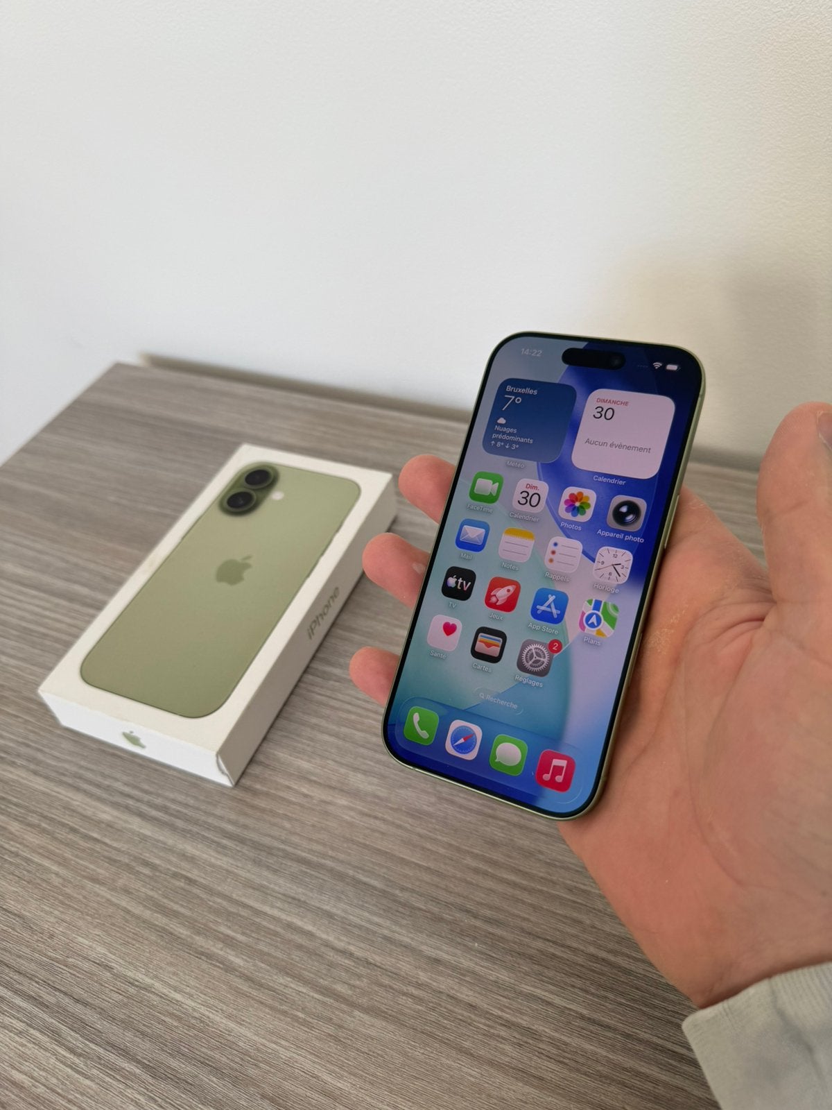 iPhone 17 NEUF   2 ans GARANTIE , verre.. (echange), Enlèvement ou Envoi, Comme neuf, Argent