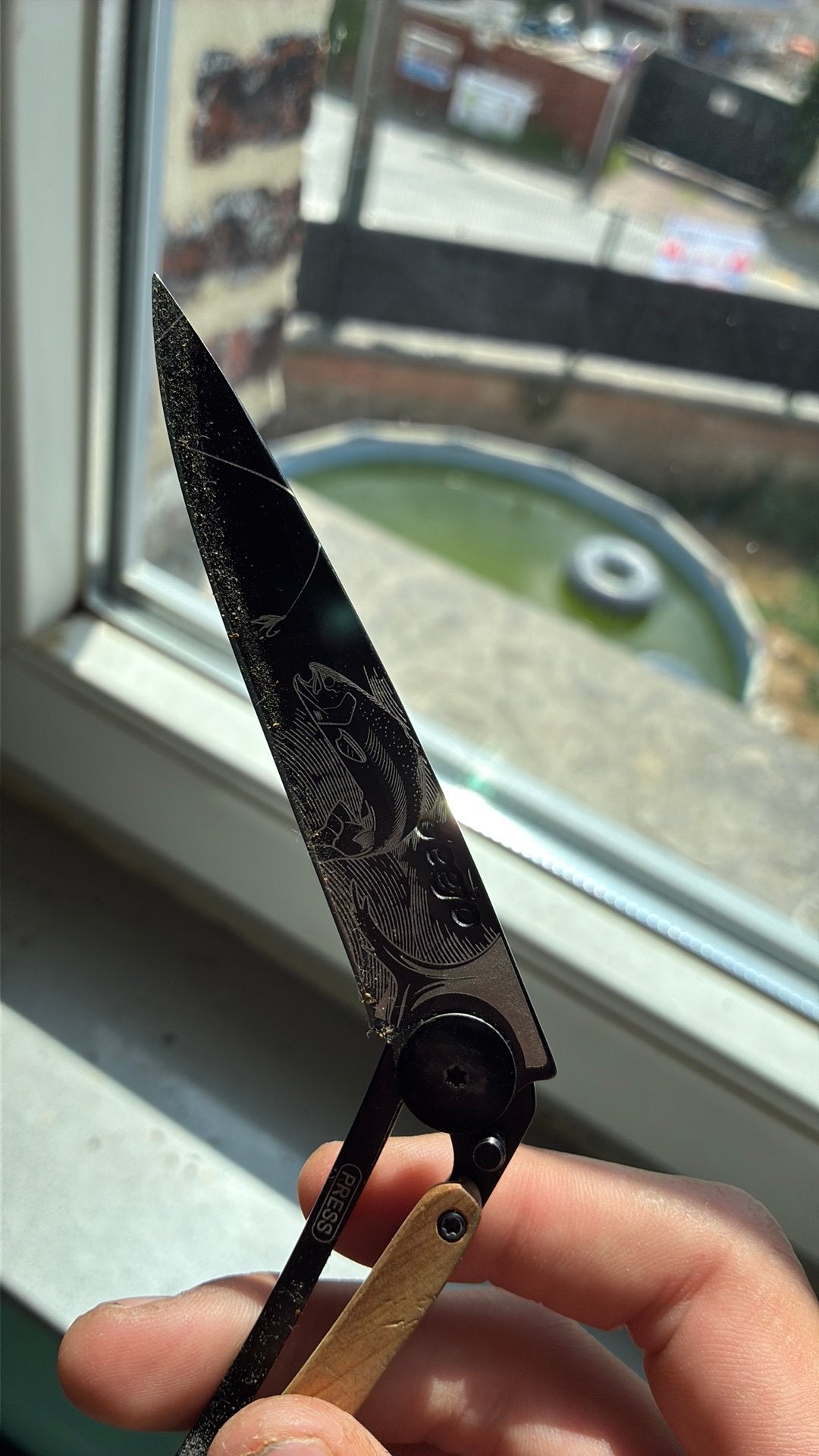 Couteau, Enlèvement, Comme neuf